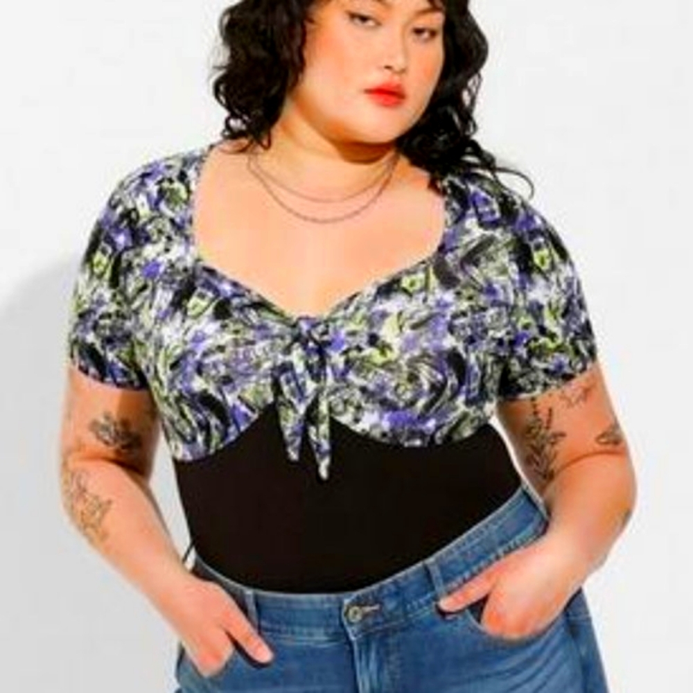 ❤️NWT TORRID TOP - BEETLEJUICE MANSION SUPER SOFT SHIRT TEE HALLOWEEN PLUS SIZE